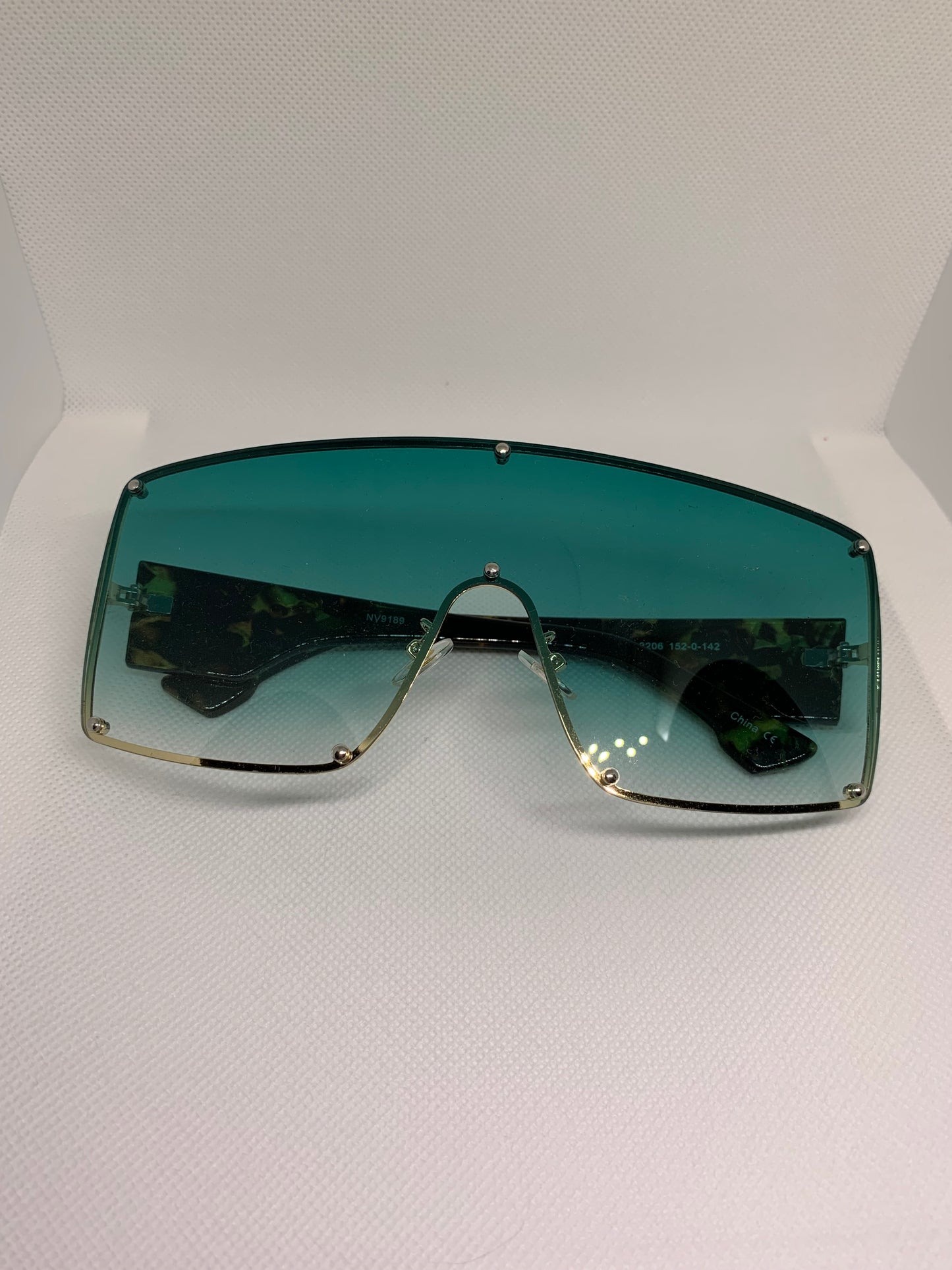 Sleek Frame Sunglasses